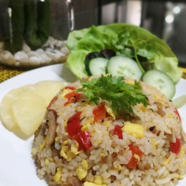 Thai Fried Rice with Pineapple and Chicken