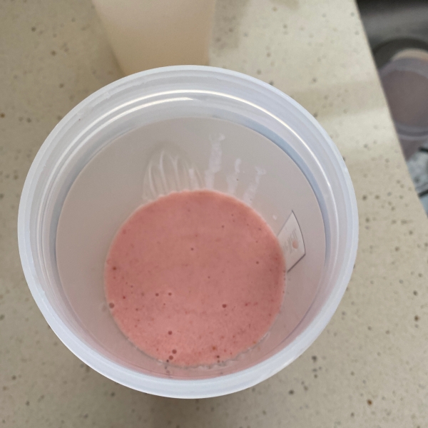 Strawberry-Yogurt Shake