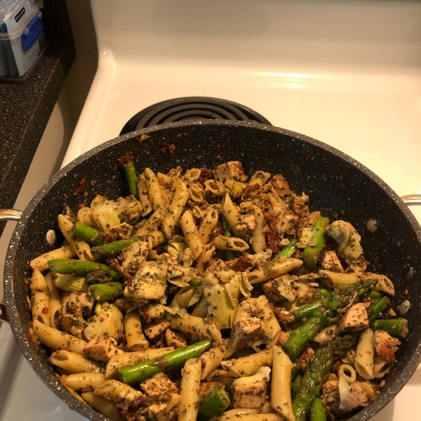 Chicken Penne with Asparagus, Sun-dried Tomatoes, and Artichoke Hearts