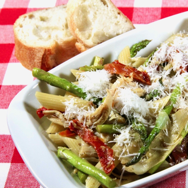 Chicken Penne with Asparagus, Sun-dried Tomatoes, and Artichoke Hearts