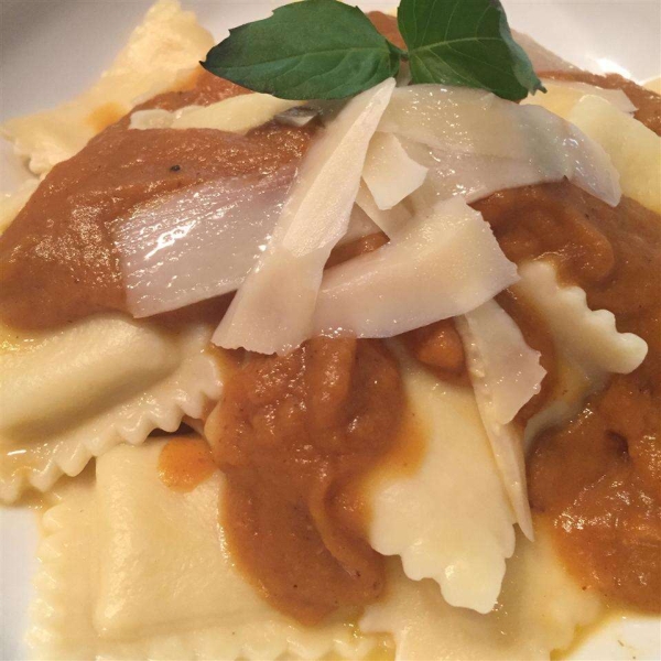 Cheese Ravioli with Pumpkin Sauce