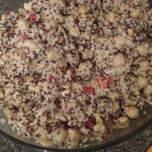 Quinoa with Chickpeas and Tomatoes