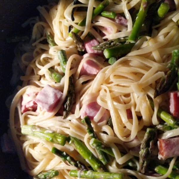 Ham and Asparagus Fettuccine