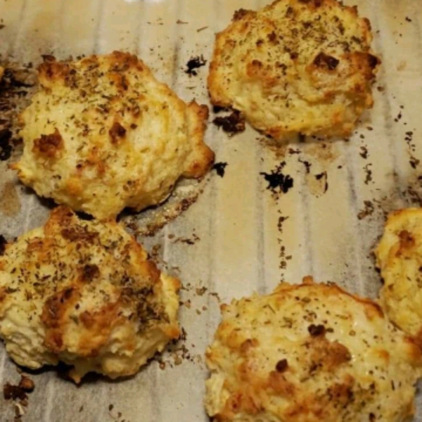 Quick Cheddar Garlic Biscuits