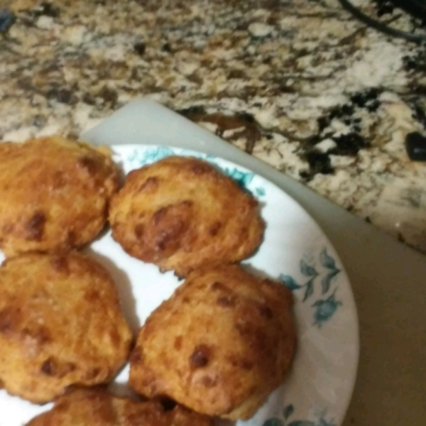 Quick Cheddar Garlic Biscuits