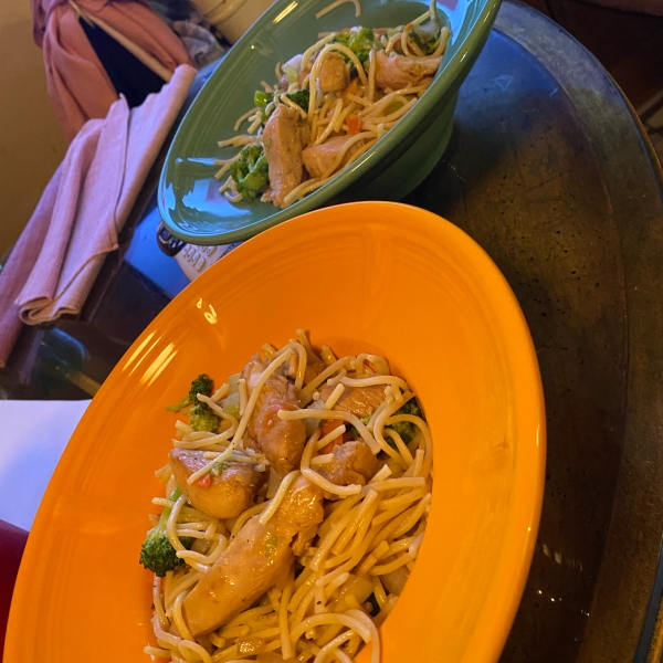 Chicken Lo Mein with Broccoli