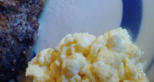 Easy Fluffy Scrambled Eggs