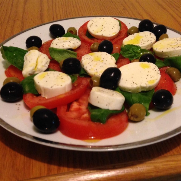 Simple Caprese Salad