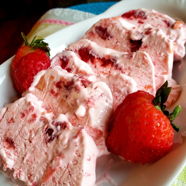 Frozen Strawberry Salad