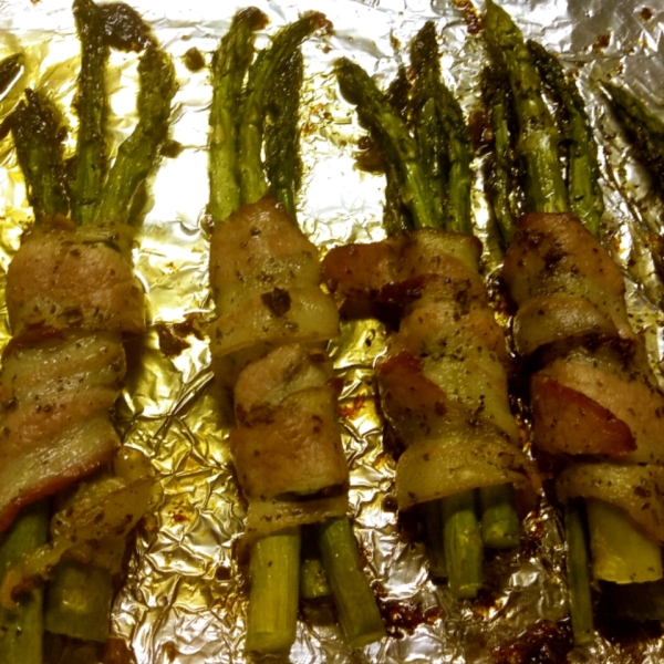 Bacon-Wrapped Garlic Asparagus