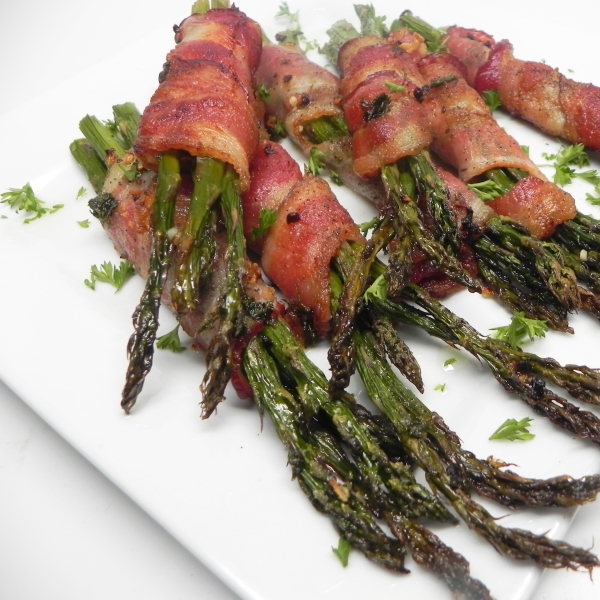 Bacon-Wrapped Garlic Asparagus