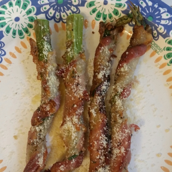 Bacon-Wrapped Garlic Asparagus