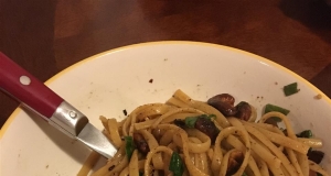 Linguini with Cashews and Scallions