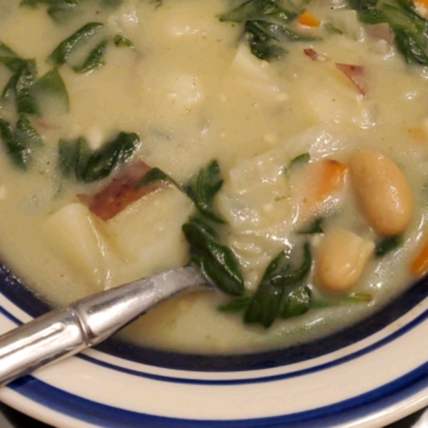 Garlic, Spinach, and Chickpea Soup