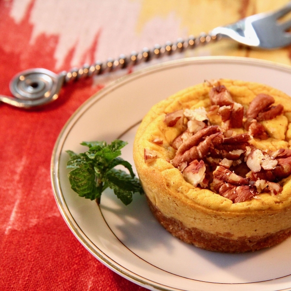 Keto Mini Pumpkin-Pecan Cheesecakes