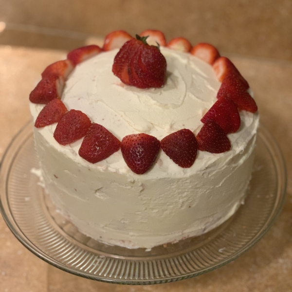 White Chocolate Strawberry Cake