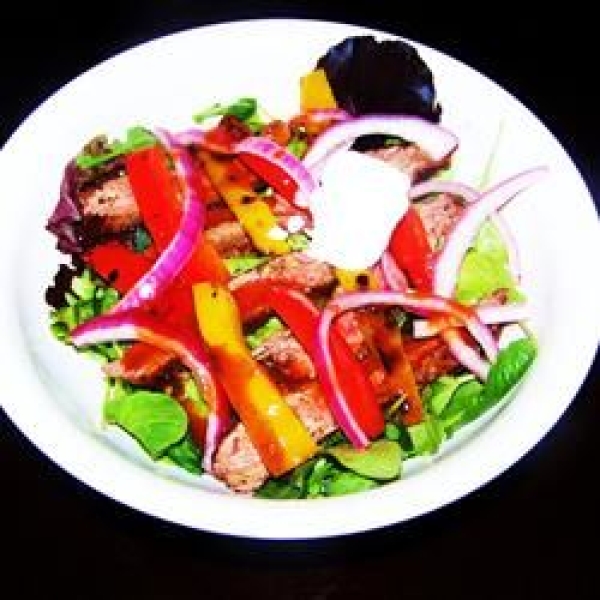 Grilled Fajita Steak Salad With Pickled Pink Onions