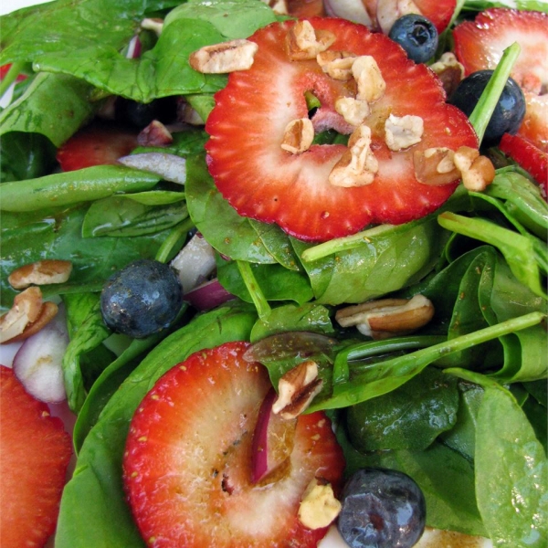 Spinach Salad With Berries and Curry Dressing