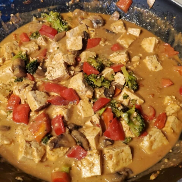 Tofu and Veggies in Peanut Sauce