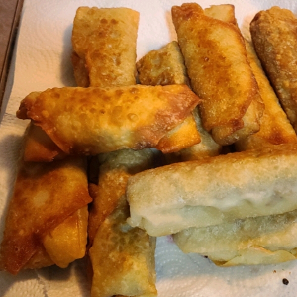 Cheeseburger Egg Rolls