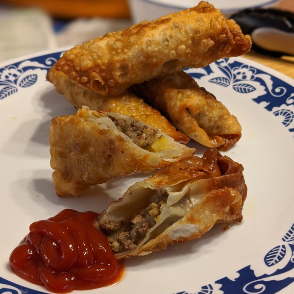 Cheeseburger Egg Rolls