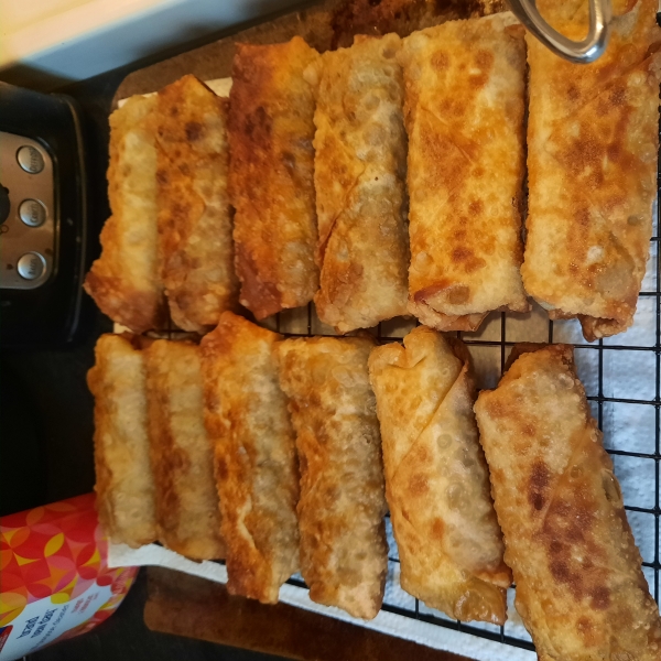 Cheeseburger Egg Rolls