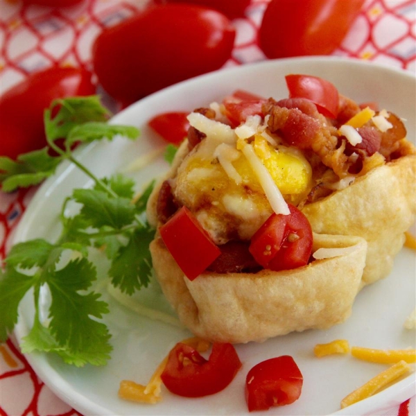Easy Microwavable Bacon and Egg Breakfast Bowl