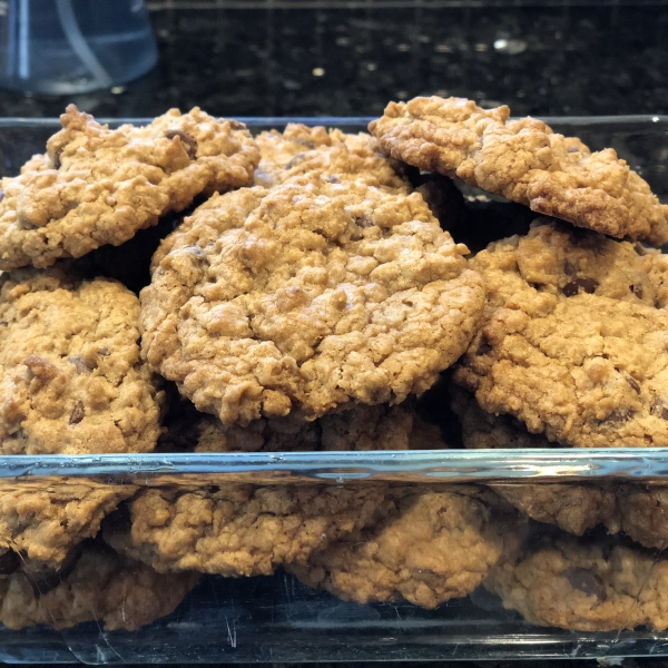 Mama's Chewy Oatmeal Cookies