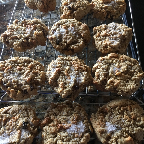 Mama's Chewy Oatmeal Cookies