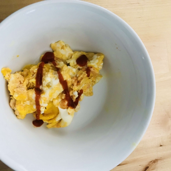 Sriracha Scrambled Eggs