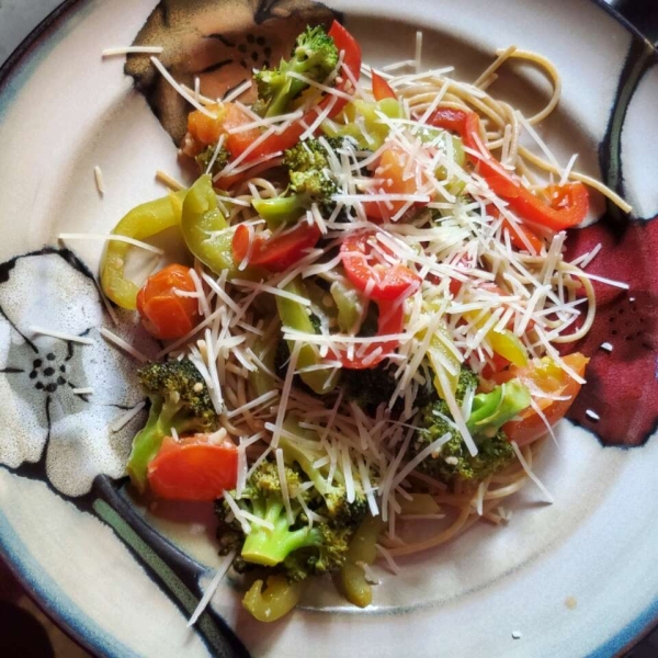 Linguini with Broccoli and Red Peppers
