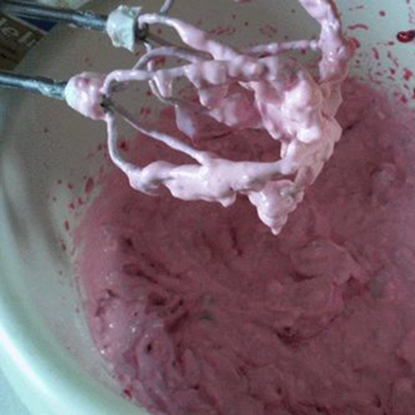 Mascarpone-Berry Ice Cream