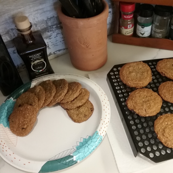 Beth's Spicy Oatmeal Raisin Cookies