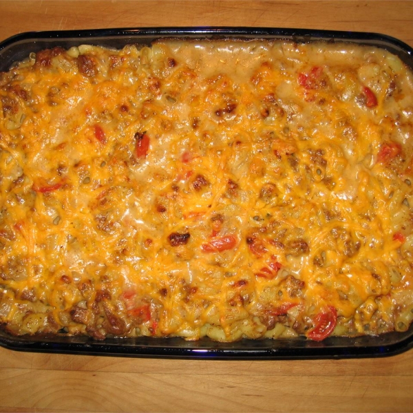 Cheesy Macaroni and Beef Casserole with Thyme