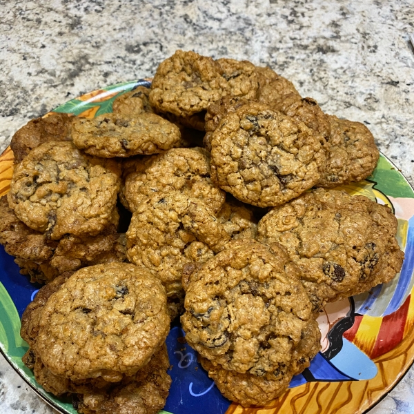 Oatmeal Raisin Toffee Cookies