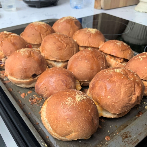 Pull-Apart Chicken Sliders