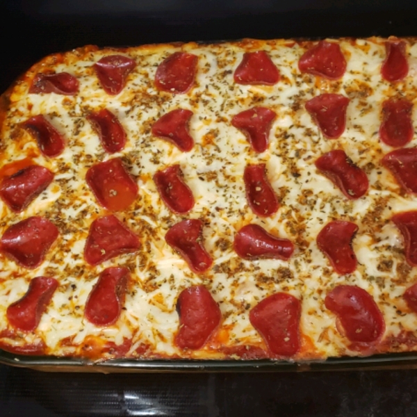 Macaroni and Cheese Pizza Bake