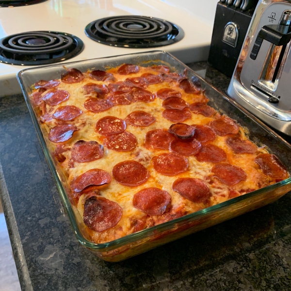 Macaroni and Cheese Pizza Bake