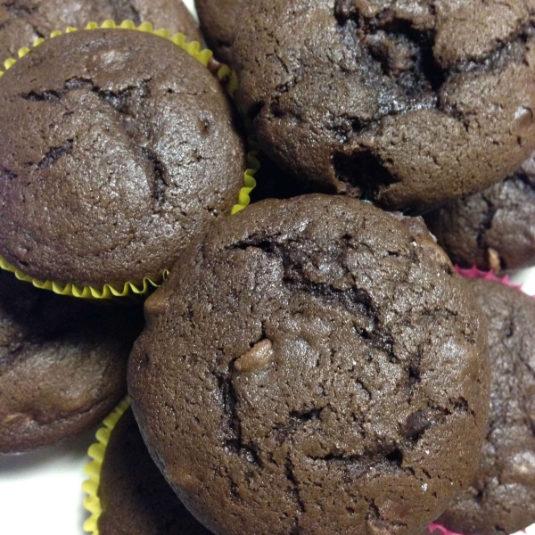 Chocolate Cupcakes with Bailey's Creme Frosting