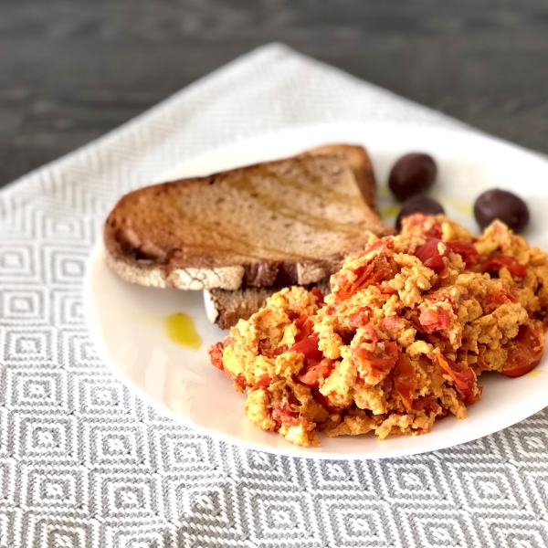 Spanish Chorizo and Tomato Scrambled Eggs