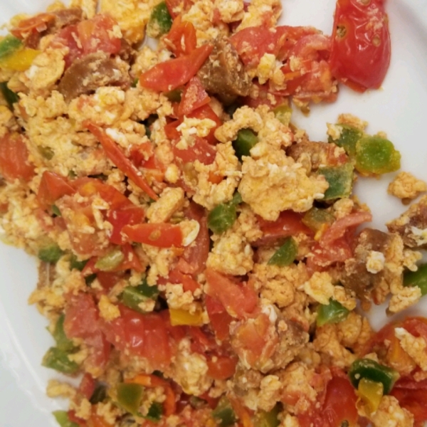 Spanish Chorizo and Tomato Scrambled Eggs