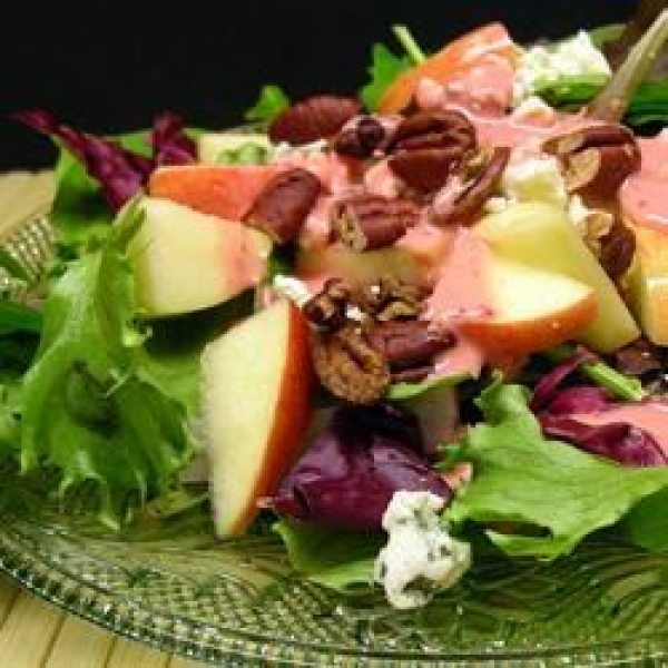 Green Salad with Cranberry Vinaigrette