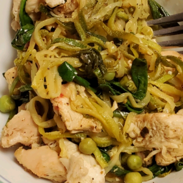 Zucchini Noodles with Chicken and Tomatoes in a Lemon Garlic Sauce