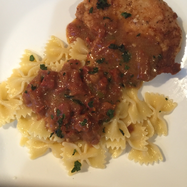 Roasted Red Pepper Salmon Pasta