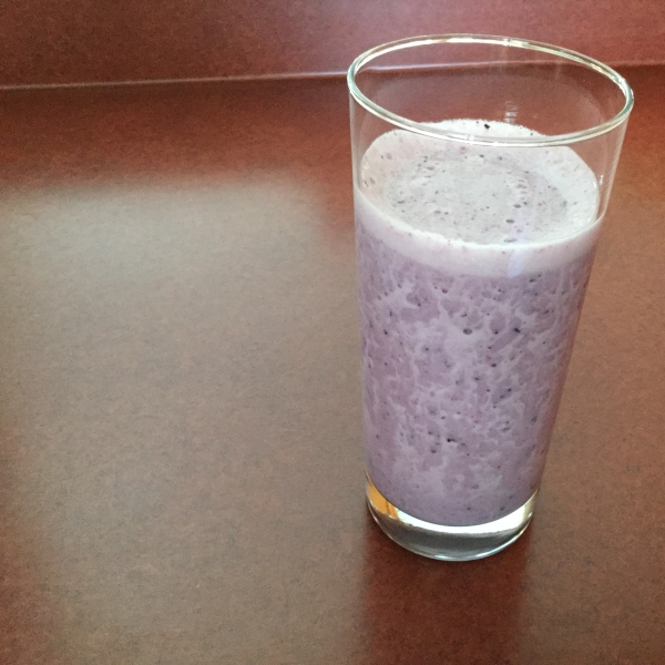 Almond Butter and Blueberry Smoothie