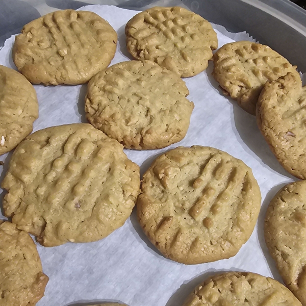 Classic Peanut Butter Cookies