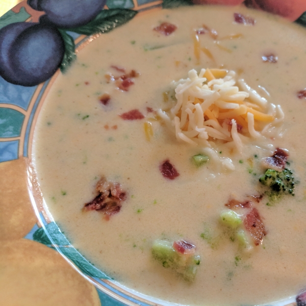 Excellent Broccoli Cheese Soup