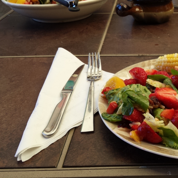 Strawberry-Mango Mesclun Salad