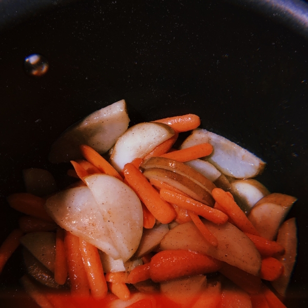 Honey Glazed Carrots and Pears