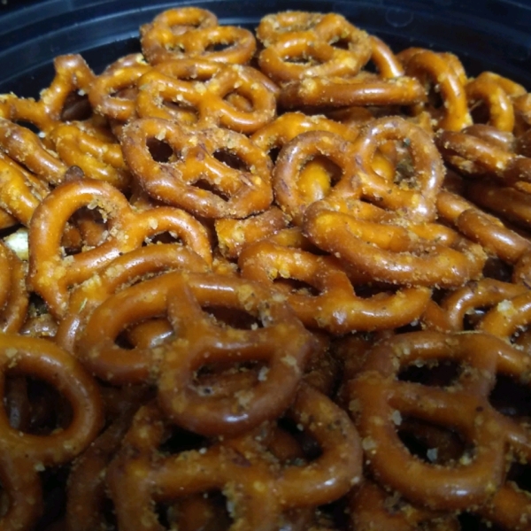 Spicy Party Pretzels